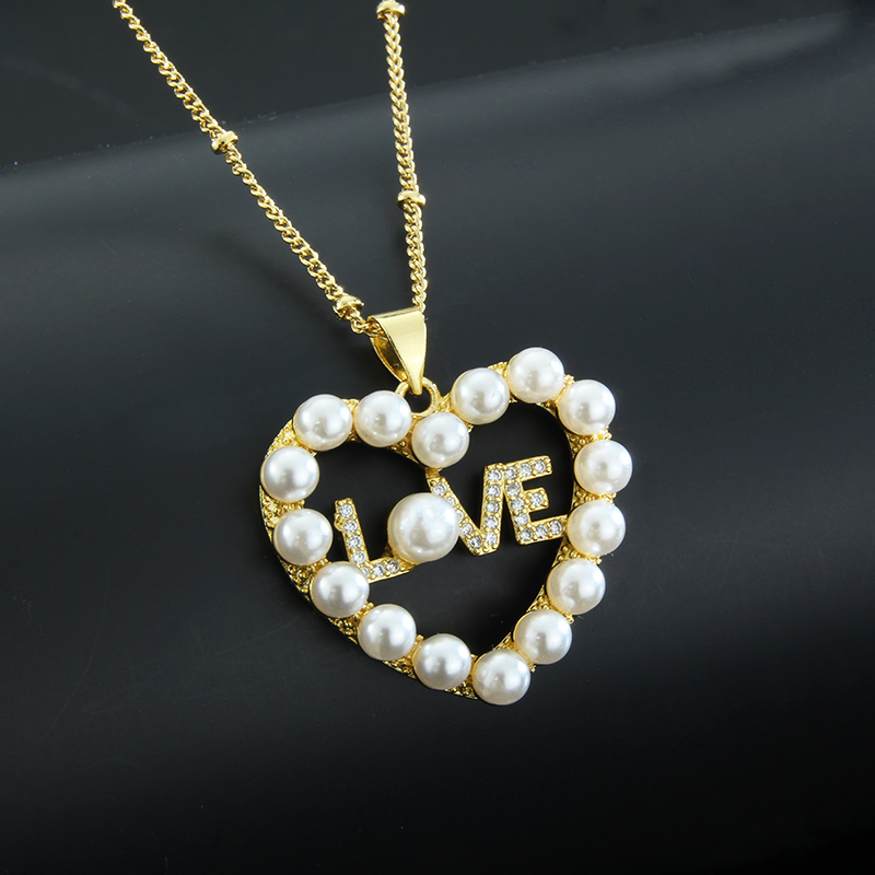 Fashion Love Heart Shape Copper Plating Pearl Zircon 18k Gold Plated Pendant Necklace display picture 1