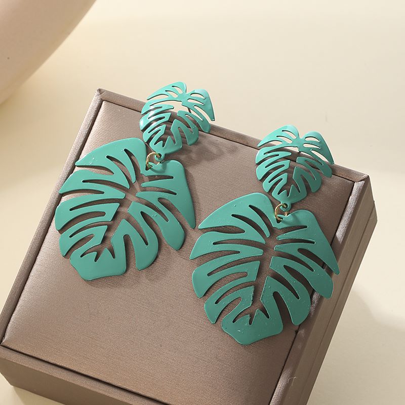 1 Pair Vacation Leaves Alloy Hollow Out Women's Drop Earrings display picture 4