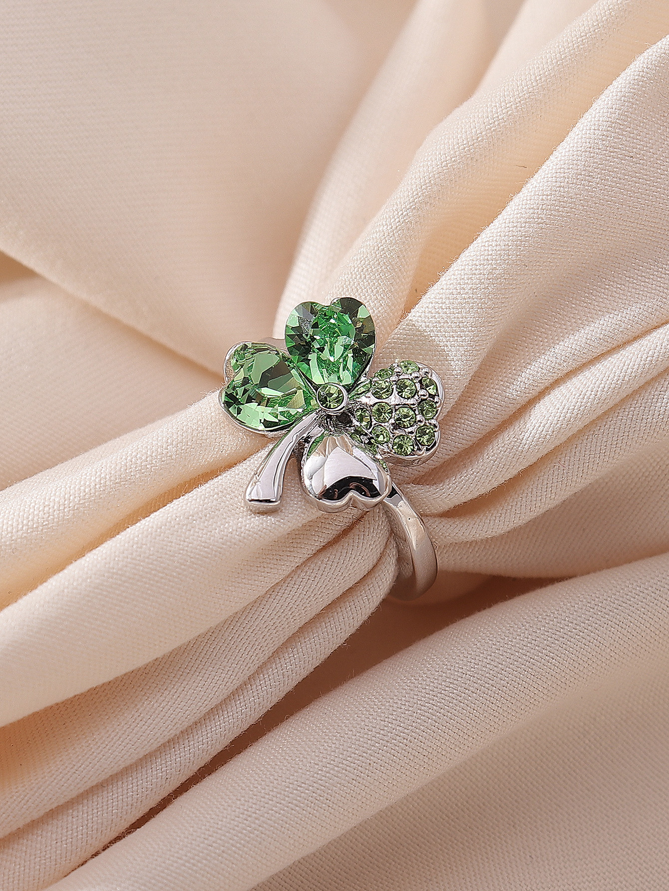 1 Piece Fashion Four Leaf Clover Alloy Inlay Zircon Women's Rings display picture 1