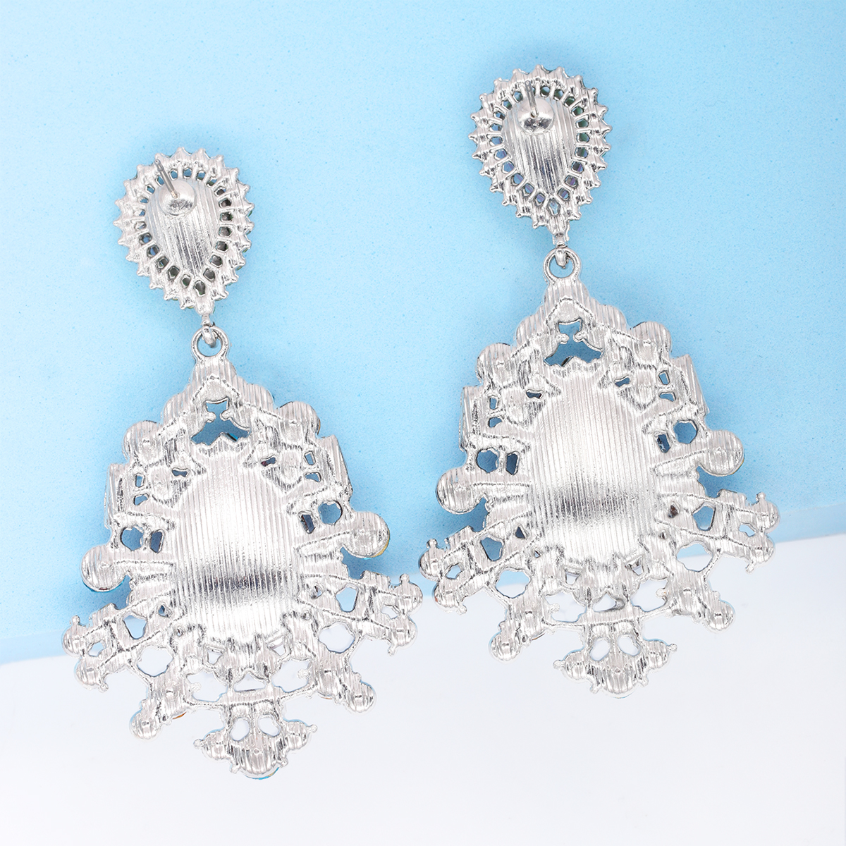 1 Pair Fashion Flower Alloy Inlay Zircon Women's Drop Earrings display picture 4