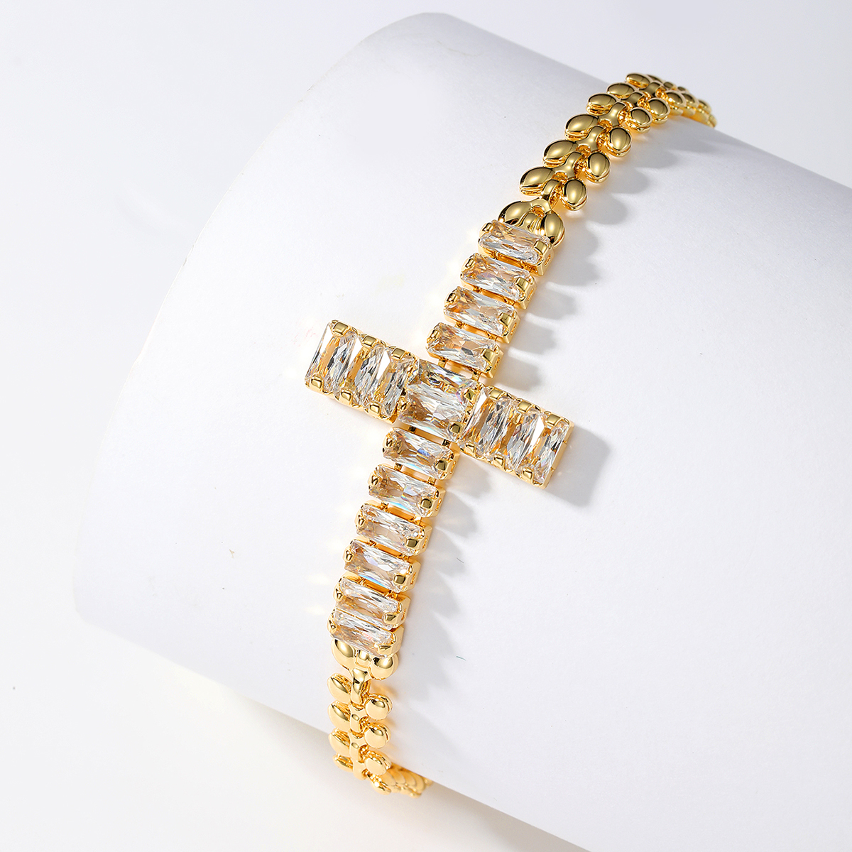 1 Piece Fashion Cross Copper Plating Zircon Bracelets display picture 4