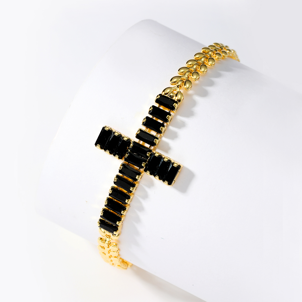 1 Piece Fashion Cross Copper Plating Zircon Bracelets display picture 8