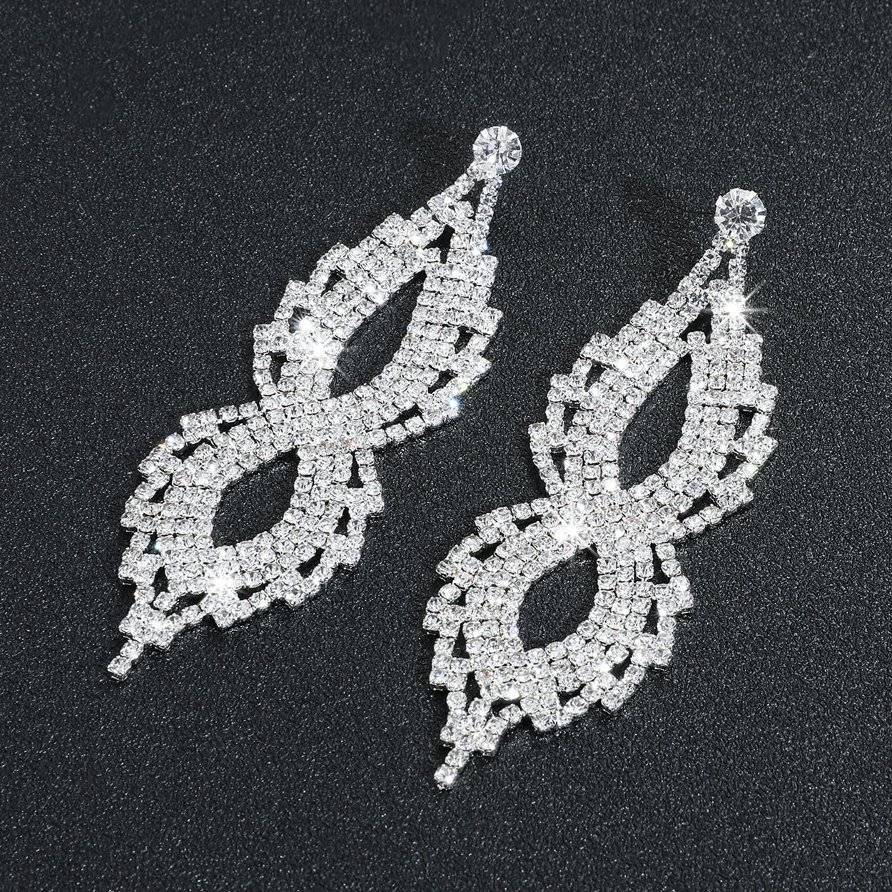 1 Pair Shiny Water Droplets Rhinestone Inlay Crystal Silver Plated Women's Drop Earrings display picture 6