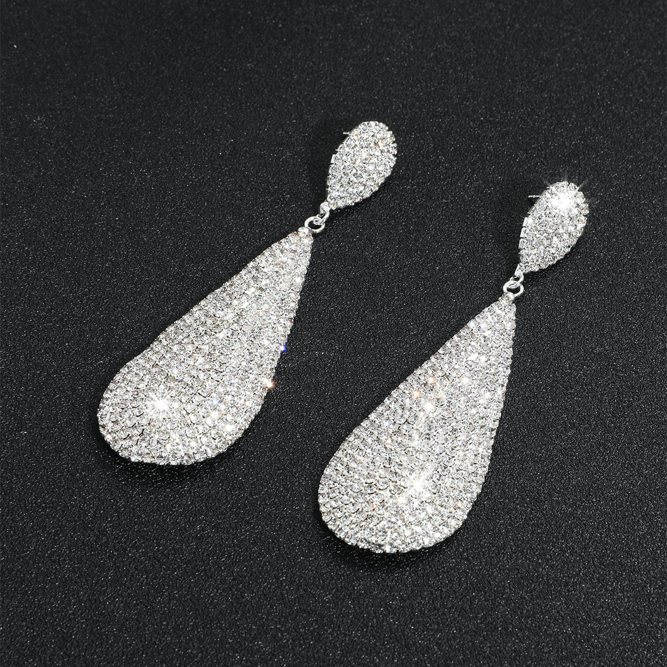 Simple Style Water Droplets Artificial Crystal Inlay Rhinestones Silver Plated Women's Drop Earrings display picture 5