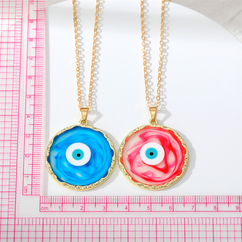 1 Piece Fashion Devil's Eye Metal Plating Transparent Inlay Resin Gold Plated Women's Pendant Necklace display picture 9