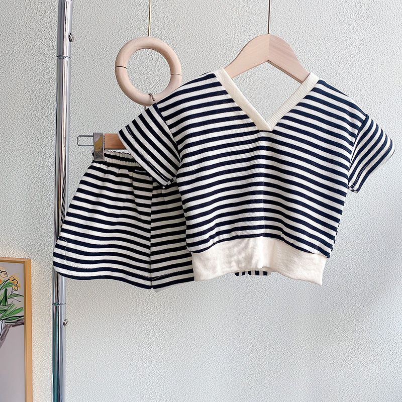Mode Streifen Bogenknoten Baumwolle Spandex Polyester Mädchen Kleidung Sets display picture 5