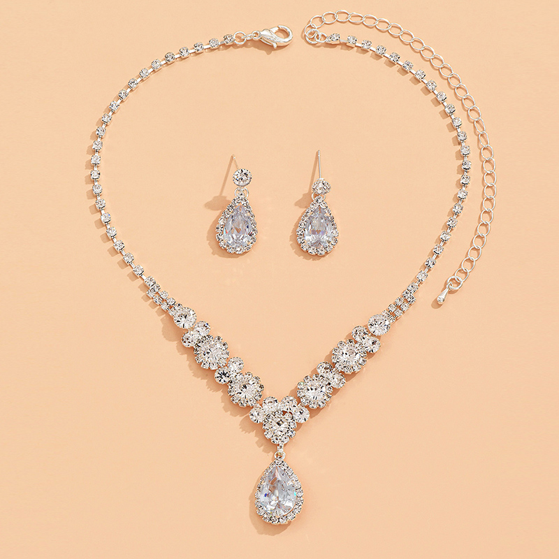 Luxurious Solid Color Rhinestone Plating Silver Plated Jewelry Set display picture 3