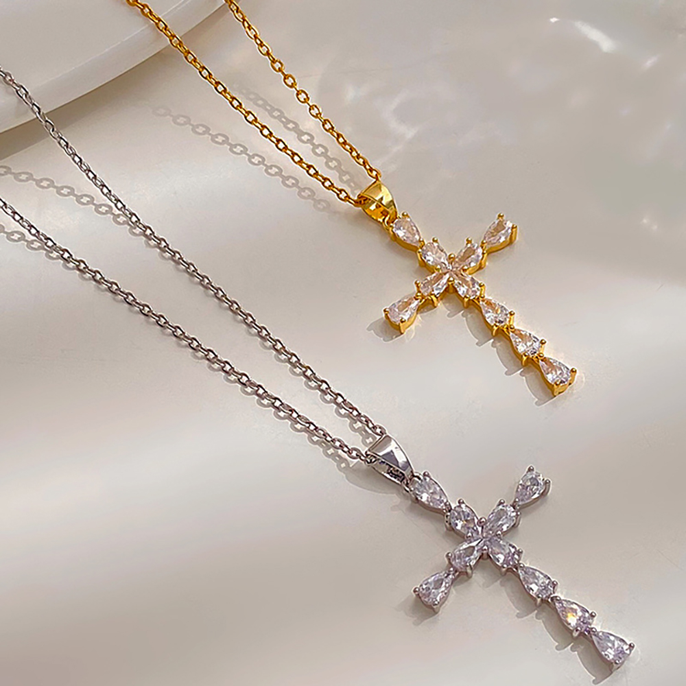 1 Piece Vintage Style Cross Stainless Steel Inlay Diamond Pendant Necklace display picture 6