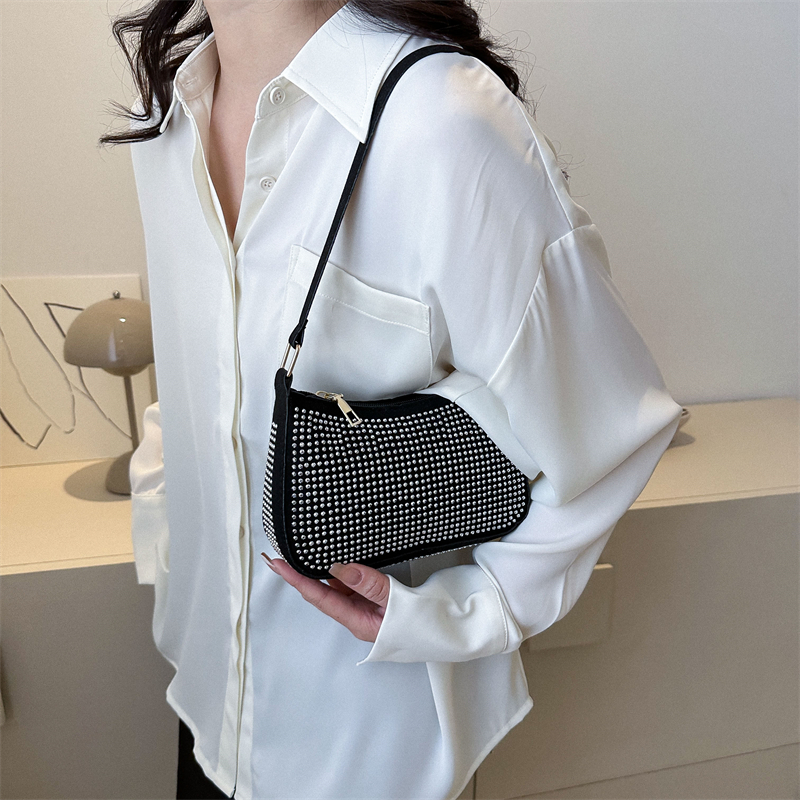 Women's Pu Leather Solid Color Fashion Square Zipper Shoulder Bag Crossbody Bag display picture 1