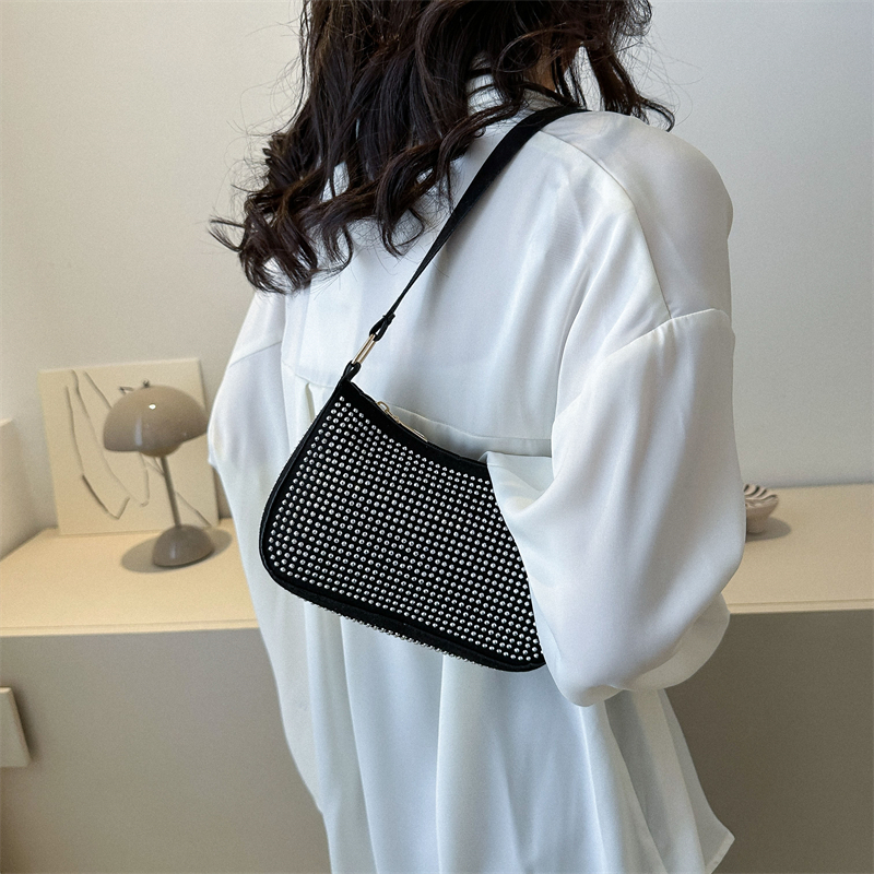 Women's Pu Leather Solid Color Fashion Square Zipper Shoulder Bag Crossbody Bag display picture 2