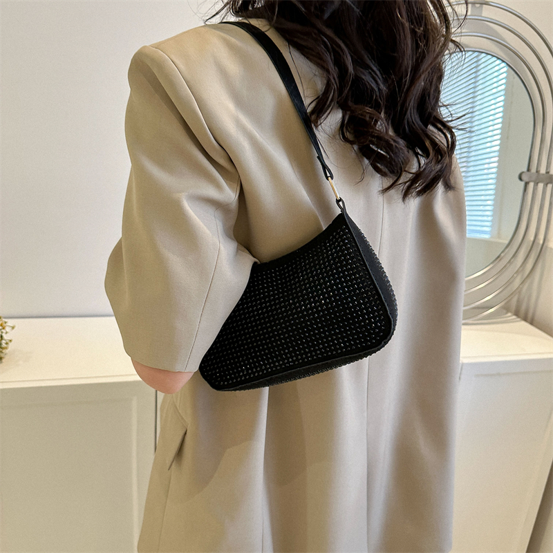 Women's Pu Leather Solid Color Fashion Square Zipper Shoulder Bag Crossbody Bag display picture 3