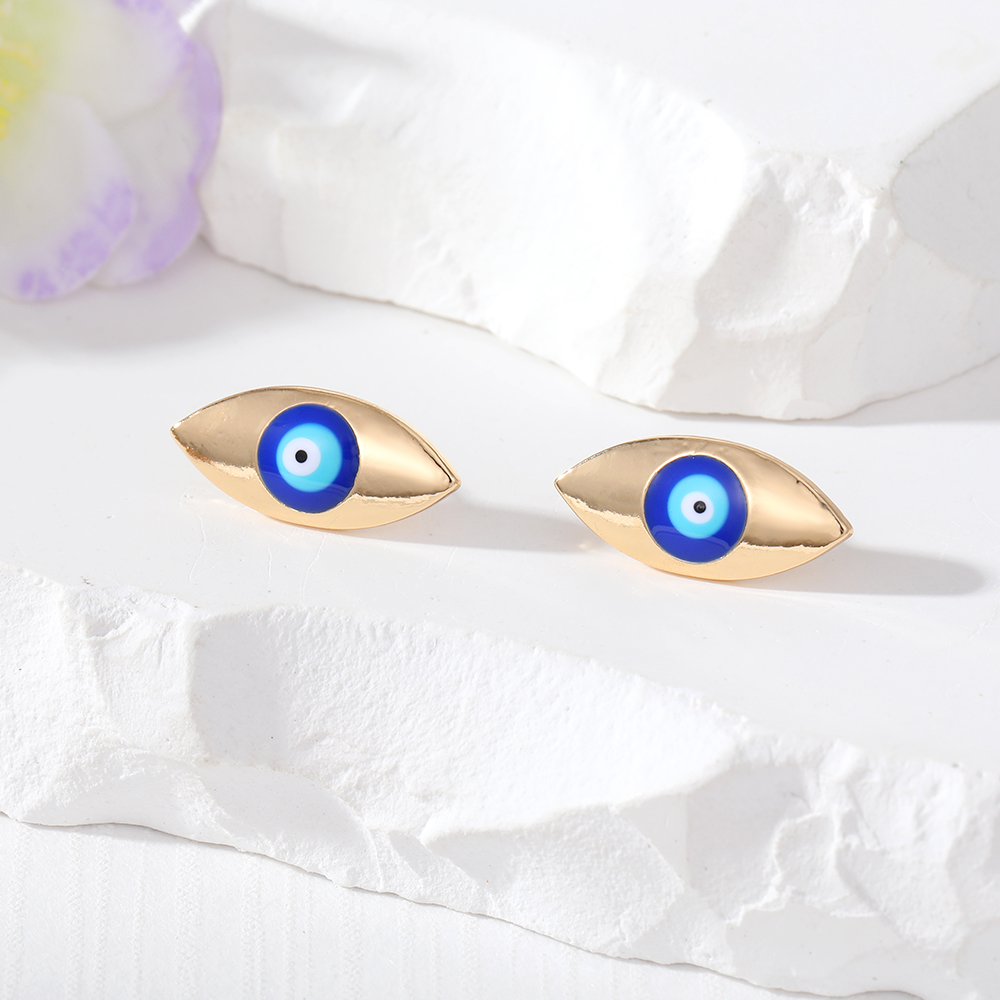1 Pair Simple Style Devil's Eye Hand Heart Shape Alloy Women's Ear Studs display picture 1