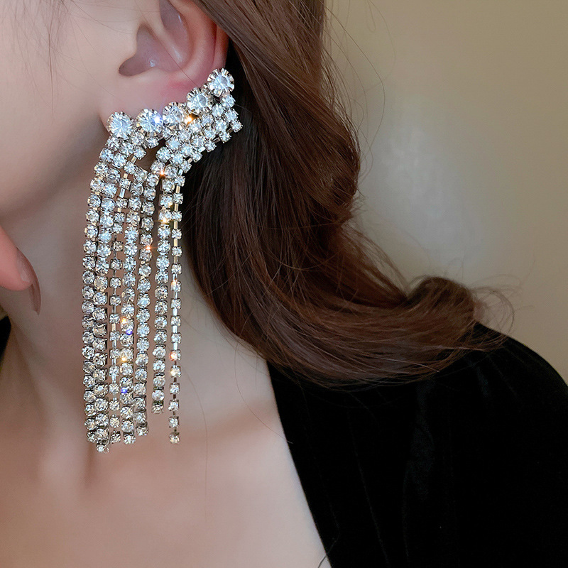 1 Pair Luxurious Tassel Alloy Inlay Rhinestones Women's Drop Earrings display picture 4