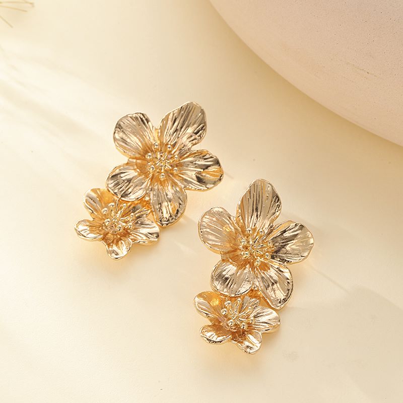 1 Pair Fashion Flower Alloy Drop Earrings display picture 4