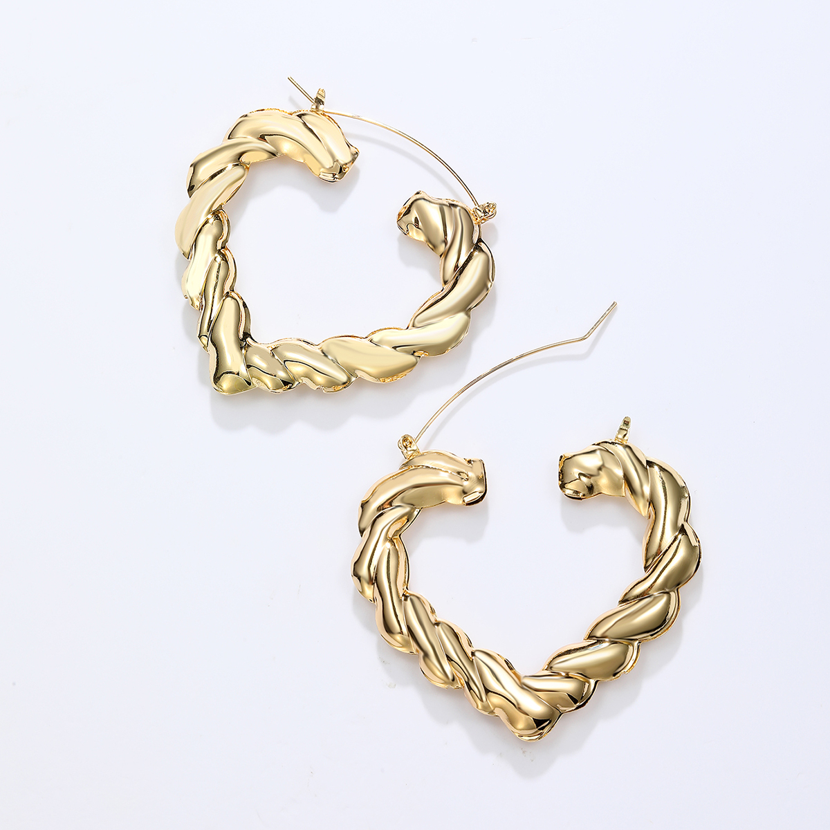 1 Pair Exaggerated Heart Shape Plating Iron Hoop Earrings display picture 1