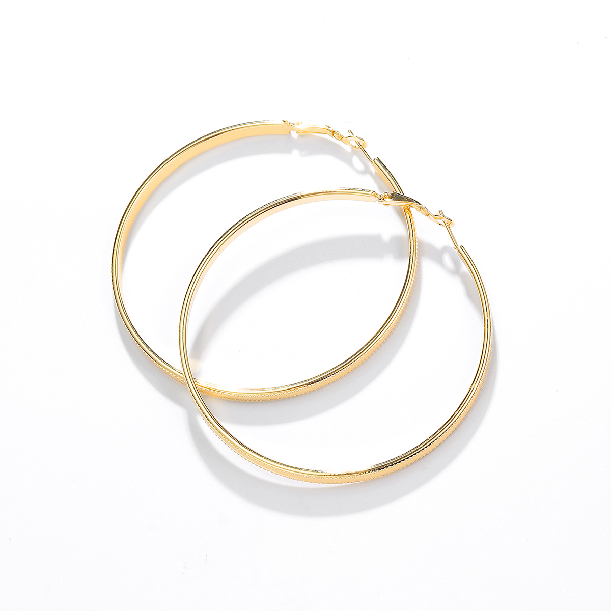1 Pair Exaggerated Circle Plating Iron Hoop Earrings display picture 5