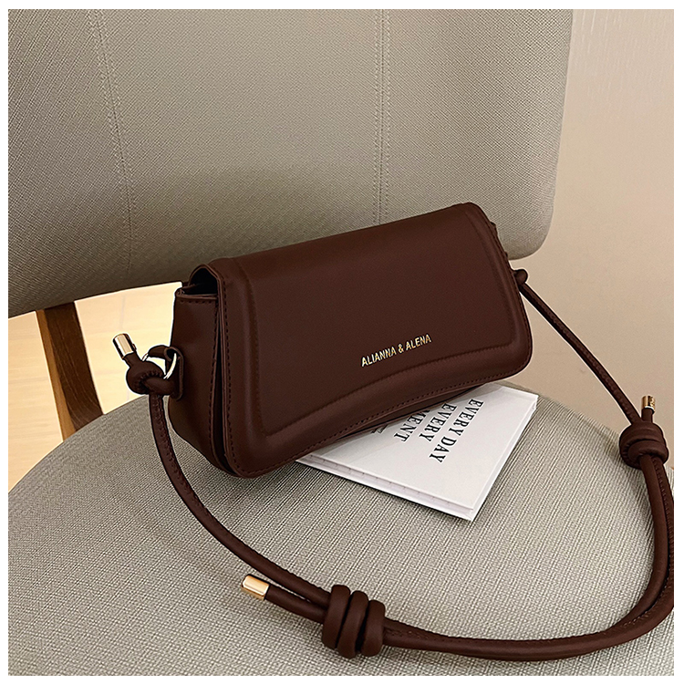 Women's Mini All Seasons Pu Leather Solid Color Fashion Square Magnetic Buckle Underarm Bag display picture 13