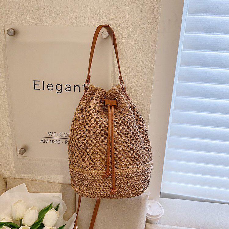 Women's Straw Solid Color Fashion Bucket String Crossbody Bag display picture 5