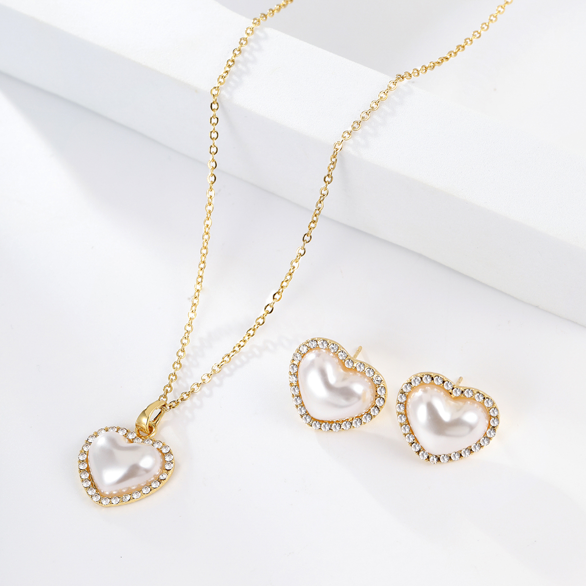 1 Set Fashion Heart Shape Alloy Plating Artificial Pearls Zircon 18k Gold Plated Unisex Earrings Necklace display picture 8