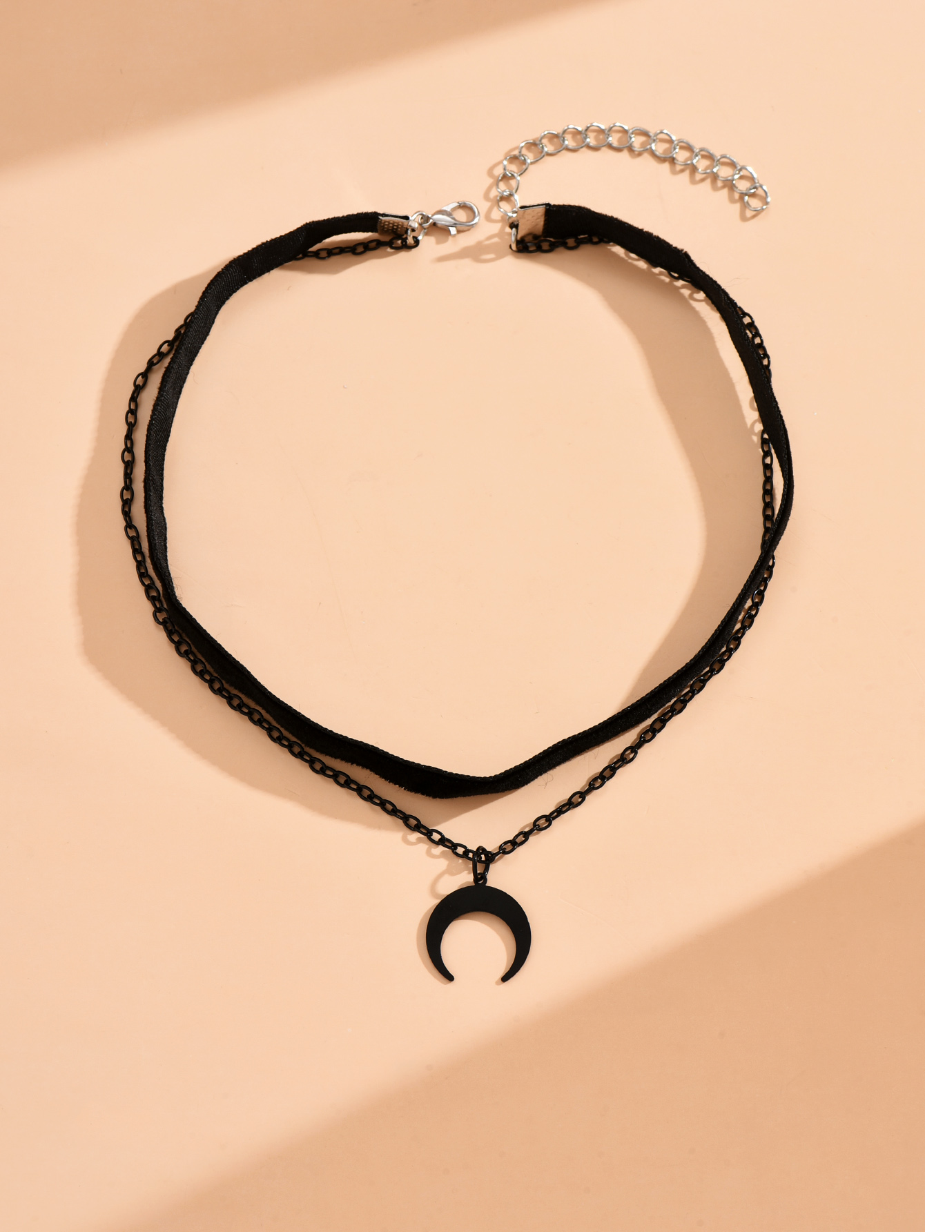 Lolita Mond Legierung Frau Geschichtete Halskette Halsband display picture 1