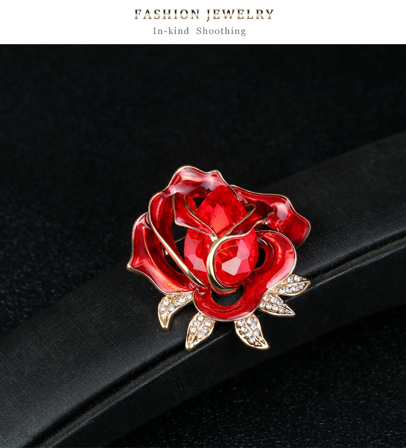 Moda Rosa Aleación Esmalte Ahuecar Embutido Diamantes De Imitación Vidrio Mujeres Broches display picture 6