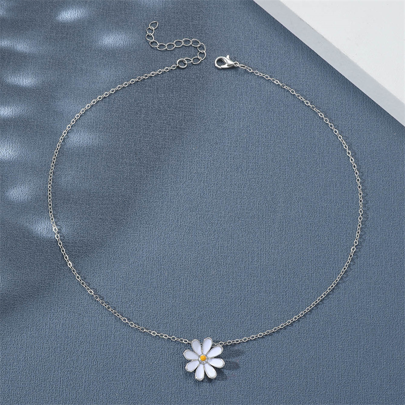 1 Piece Fashion Daisy Alloy Enamel Women's Pendant Necklace display picture 1
