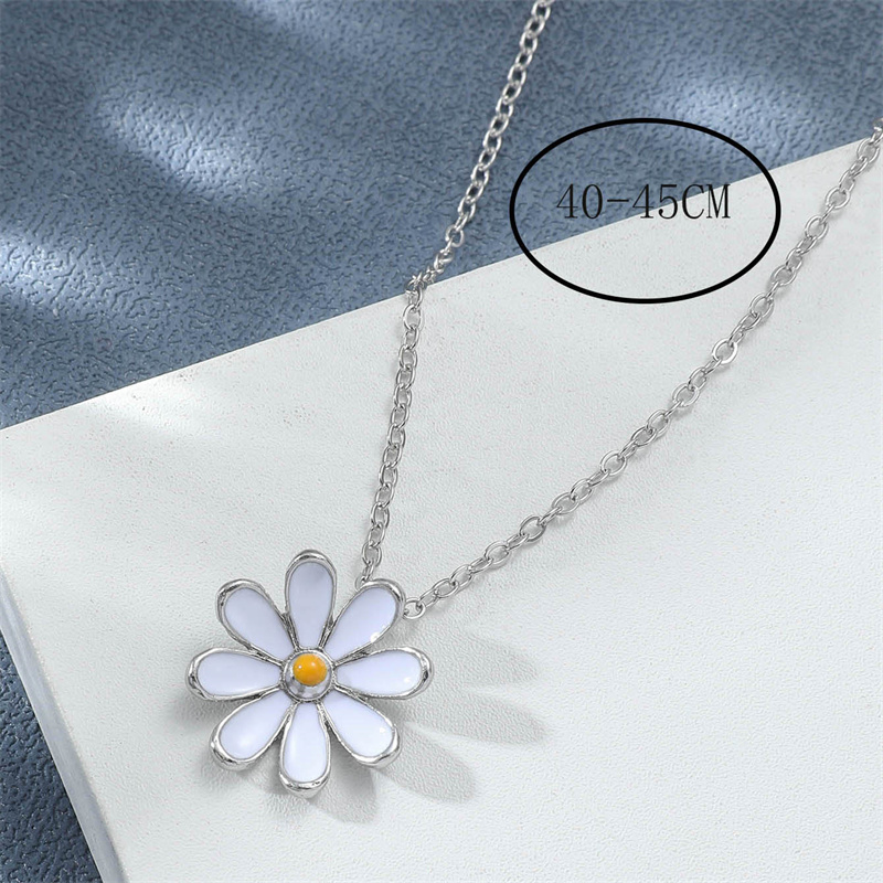 1 Piece Fashion Daisy Alloy Enamel Women's Pendant Necklace display picture 4