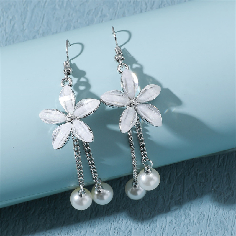 1 Pair Fashion Tassel Flower Alloy Inlay Rhinestones Pearl Women's Drop Earrings display picture 1