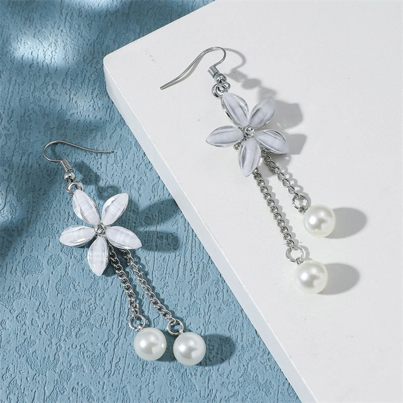 1 Pair Fashion Tassel Flower Alloy Inlay Rhinestones Pearl Women's Drop Earrings display picture 2
