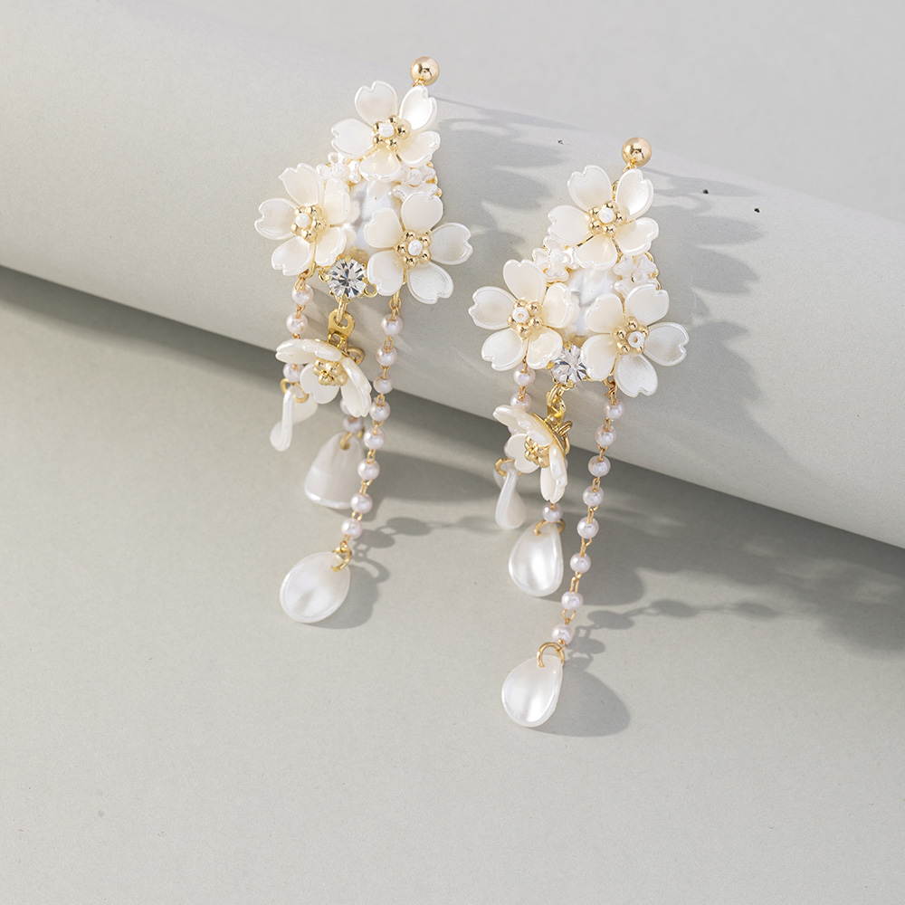 1 Pair Fashion Flower Shell Tassel Pearl Inlay Alloy Rhinestones Drop Earrings display picture 1