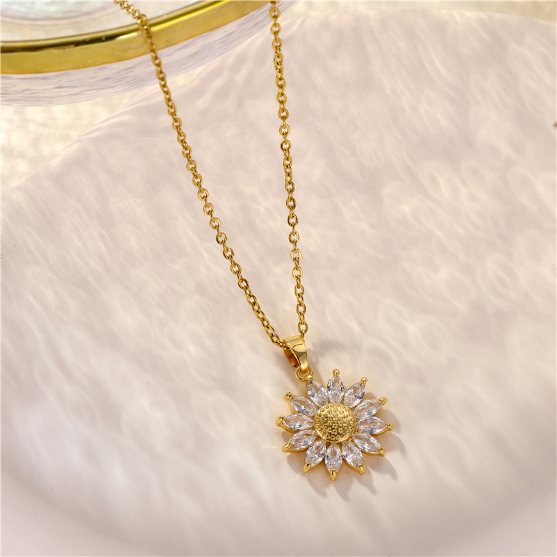 Stainless Steel Brass Fashion Plating Inlay Flower Zircon Pendant Necklace display picture 5
