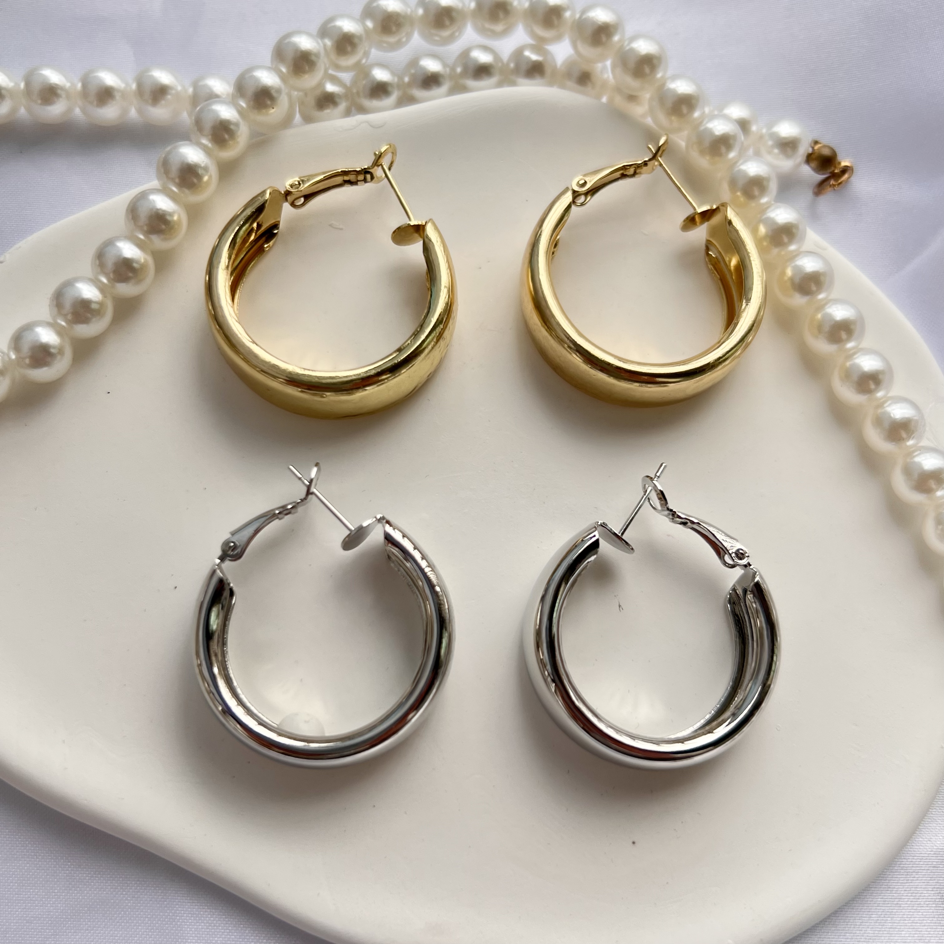 1 Pair Fashion Circle Alloy Plating Gold Plated Silver Plated Women's Earrings display picture 1