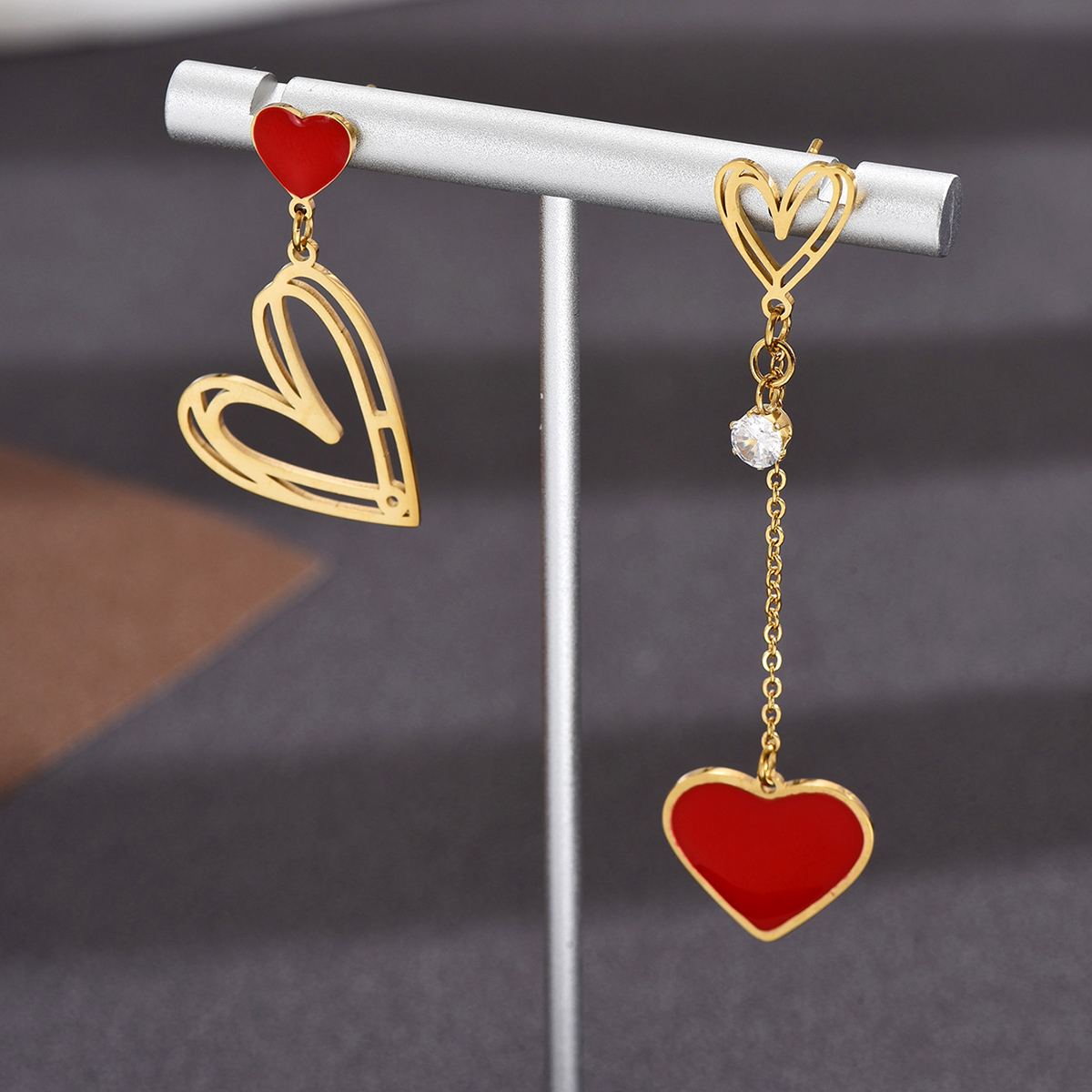 1 Pair Fashion Romantic Korean Style Heart Shape Enamel 304 Stainless Steel Artificial Rhinestones 14K Gold Plated Drop Earrings display picture 1