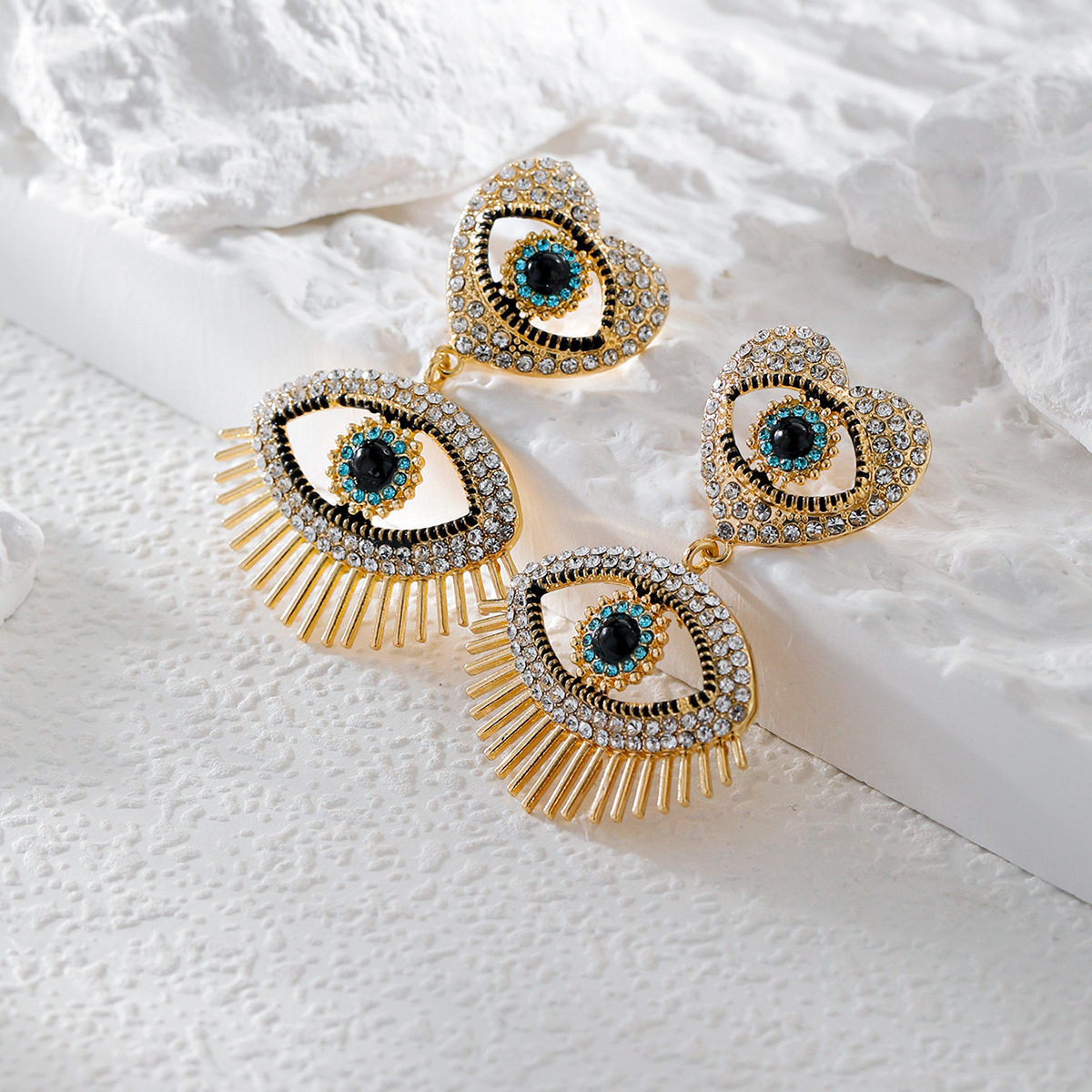 Fashion Heart Shape Eye Alloy Enamel Plating Inlay Rhinestones Women's Drop Earrings display picture 6