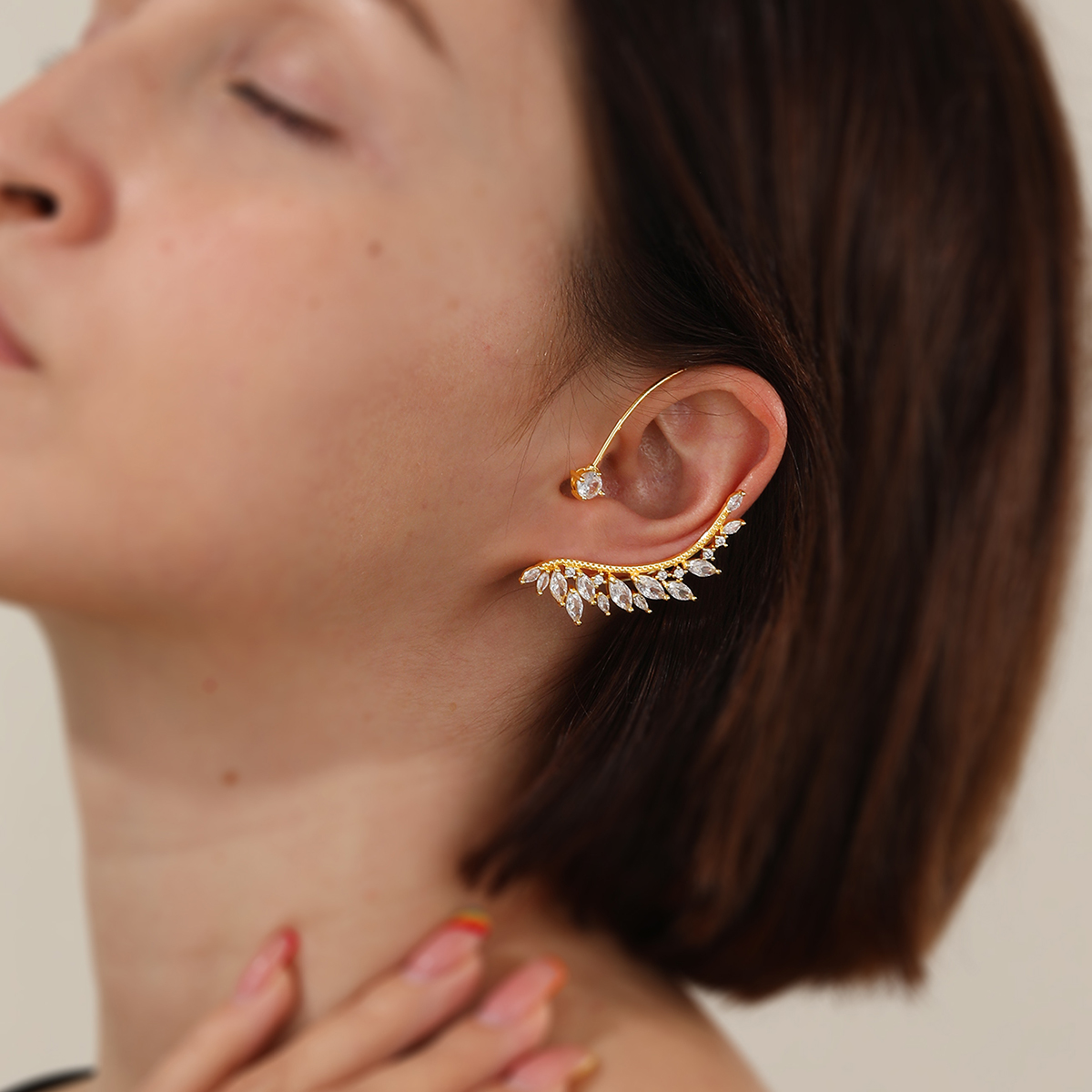 1 Piece Elegant Shiny Leaf Copper Plating Inlay Zircon 18k Gold Plated Ear Clips display picture 5