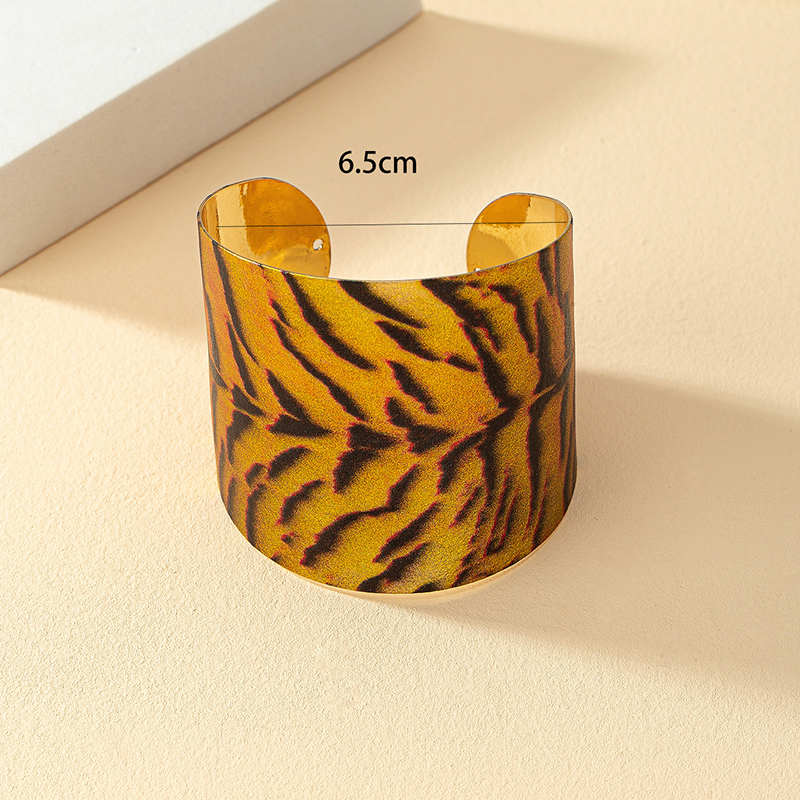 1 Piece Retro Exaggerated Snakeskin Leopard Alloy Plating Women's Bangle display picture 2