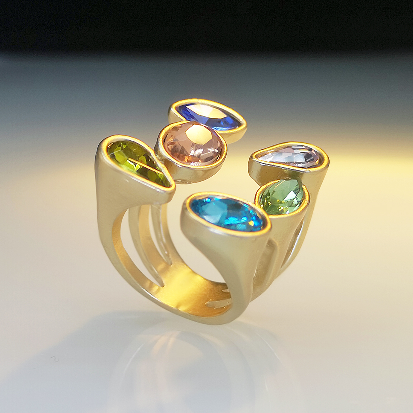 Exaggerated Oval Water Droplets Alloy Plating Inlay Artificial Gemstones Gold Plated Women's Open Ring display picture 6