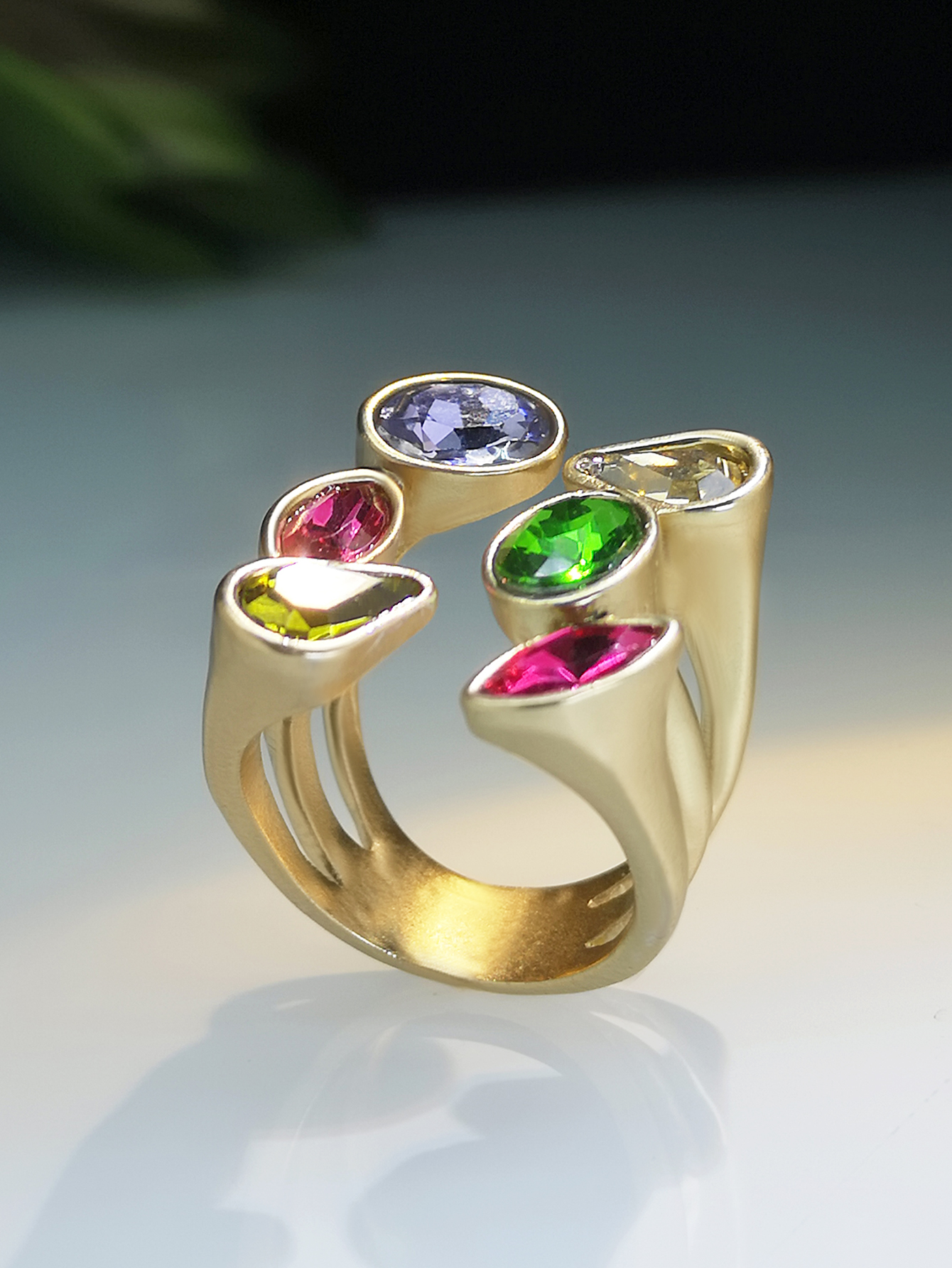 Exaggerated Oval Water Droplets Alloy Plating Inlay Artificial Gemstones Gold Plated Women's Open Ring display picture 5