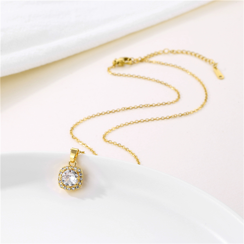 Fashion Water Droplets Heart Shape Snowflake Stainless Steel Inlay Zircon 18k Gold Plated Gold Plated Pendant Necklace display picture 2