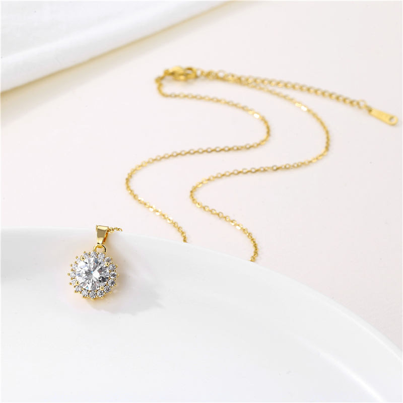 Fashion Water Droplets Heart Shape Snowflake Stainless Steel Inlay Zircon 18k Gold Plated Gold Plated Pendant Necklace display picture 4