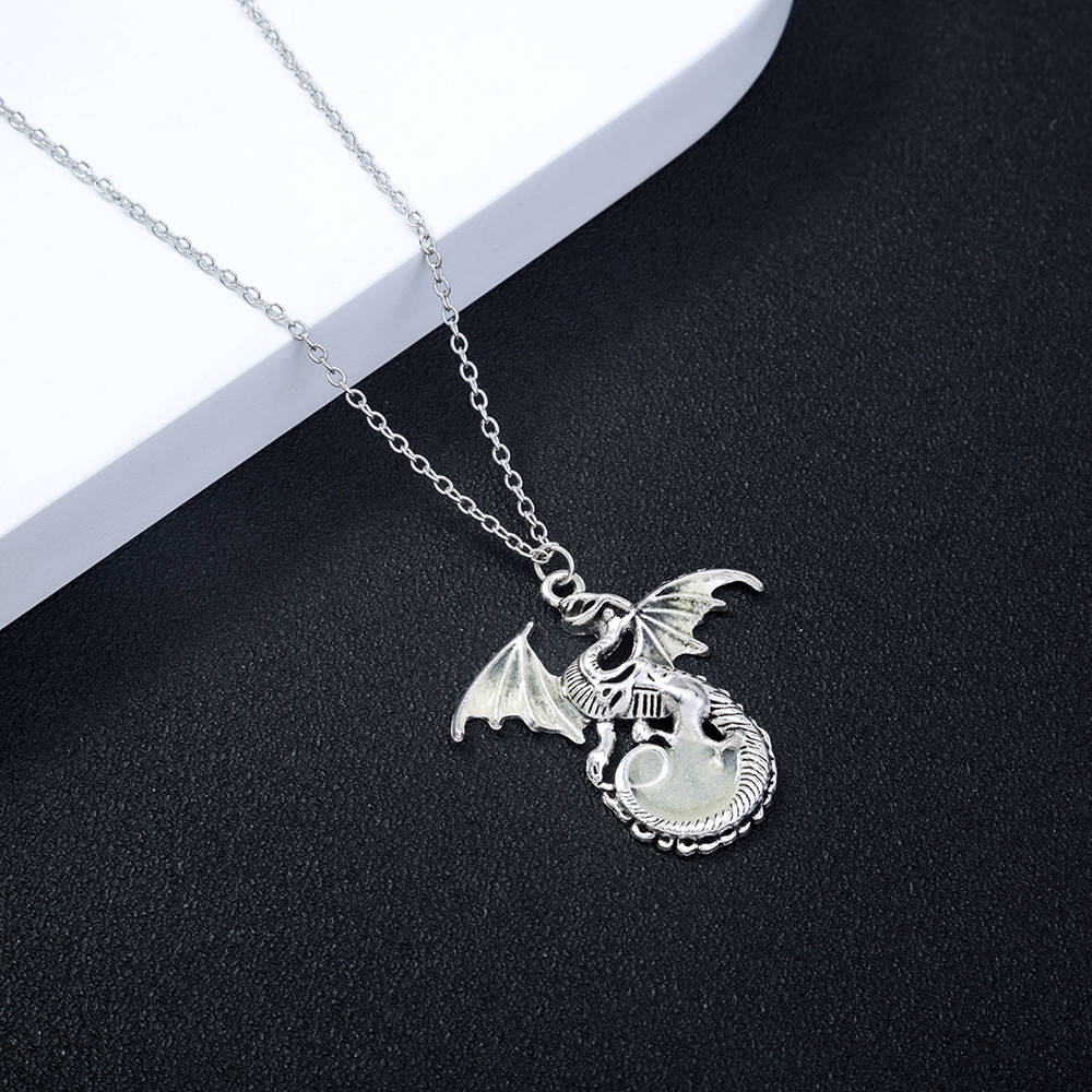 1 Piece Fashion Dragon Alloy Plating Silver Plated Women's Pendant Necklace display picture 2