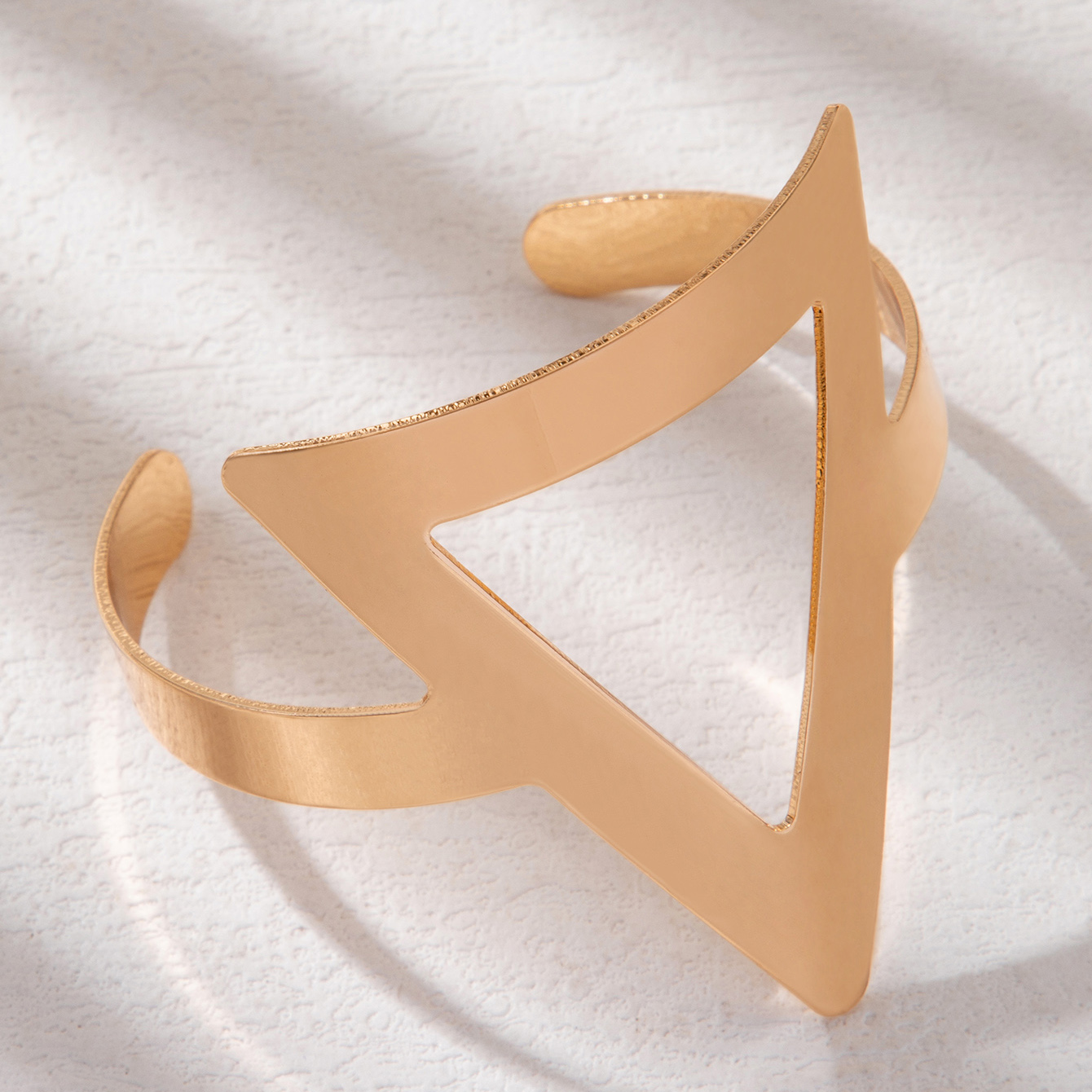 1 Piece Punk Triangle Alloy Women's Bangle display picture 5