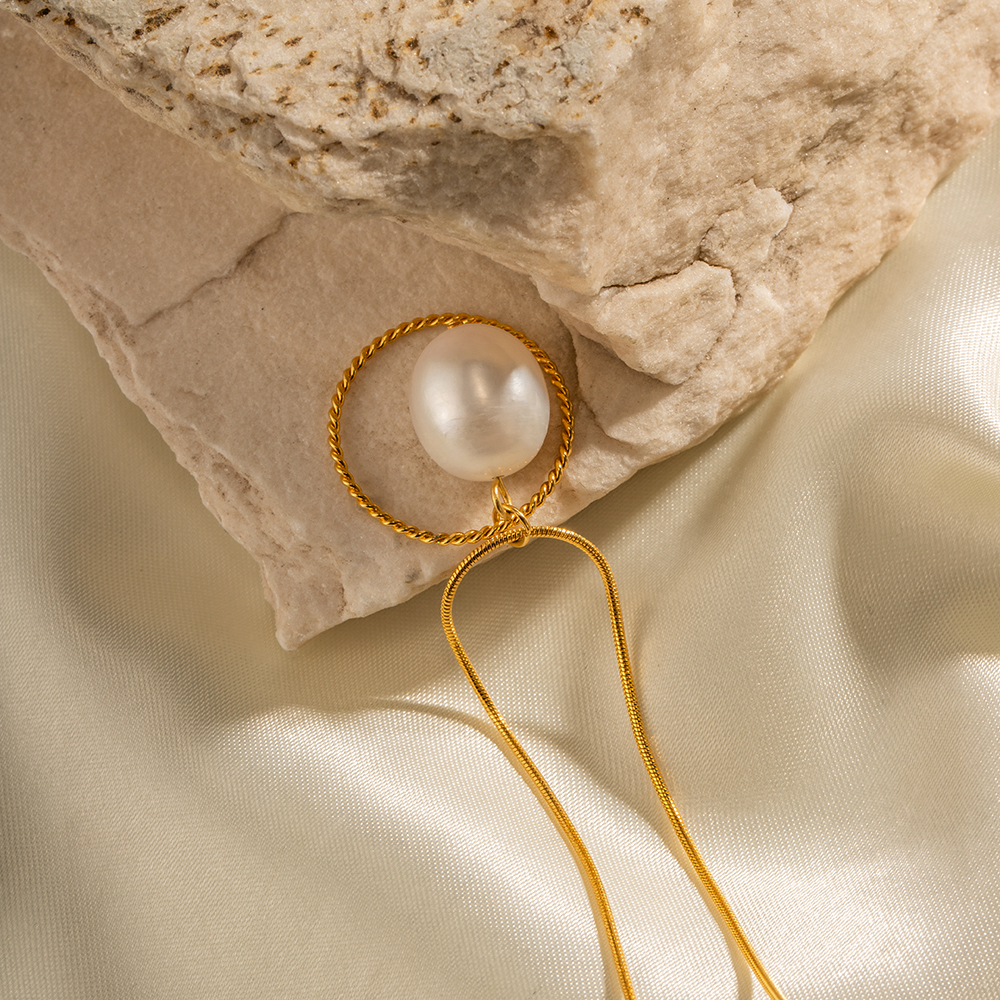 Style Ins Style Simple Cercle Acier Inoxydable Perle Placage Plaqué Or 18k Pendentif display picture 3