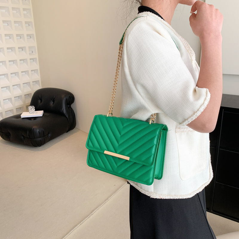 Women's Pu Leather Solid Color Basic Square Flip Cover Shoulder Bag Crossbody Bag display picture 9