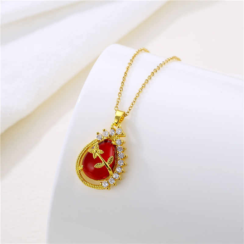 Fashion Water Droplets Heart Shape Snowflake Stainless Steel Inlay Zircon 18k Gold Plated Gold Plated Pendant Necklace display picture 19