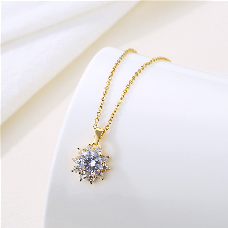 Fashion Water Droplets Heart Shape Snowflake Stainless Steel Inlay Zircon 18k Gold Plated Gold Plated Pendant Necklace display picture 13