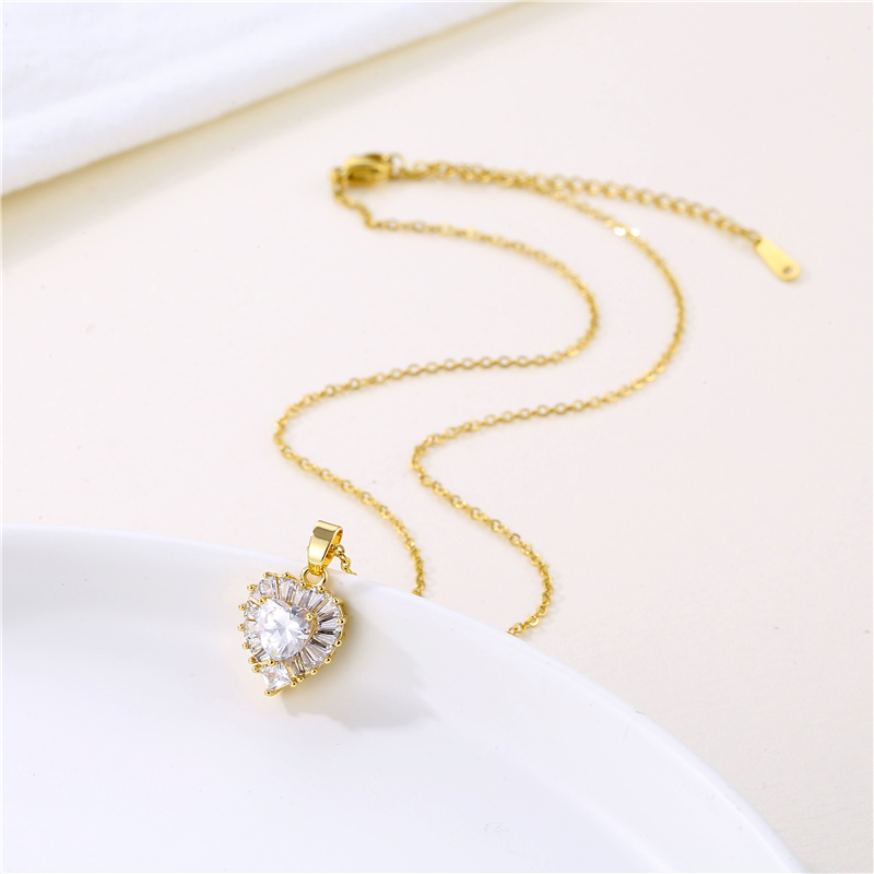 Fashion Water Droplets Heart Shape Snowflake Stainless Steel Inlay Zircon 18k Gold Plated Gold Plated Pendant Necklace display picture 12