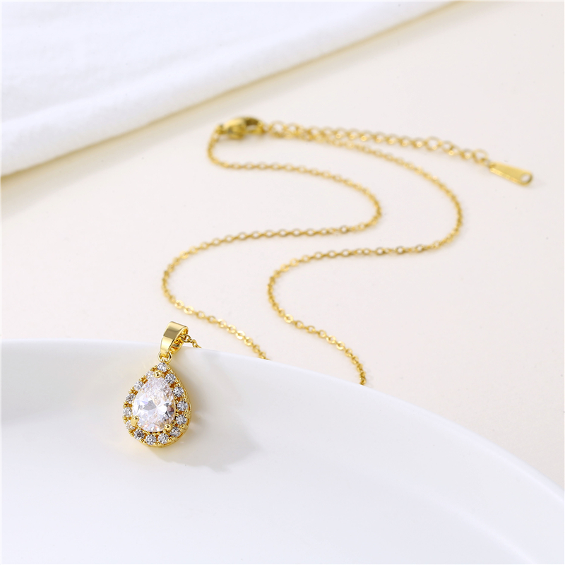 Fashion Water Droplets Heart Shape Snowflake Stainless Steel Inlay Zircon 18k Gold Plated Gold Plated Pendant Necklace display picture 16