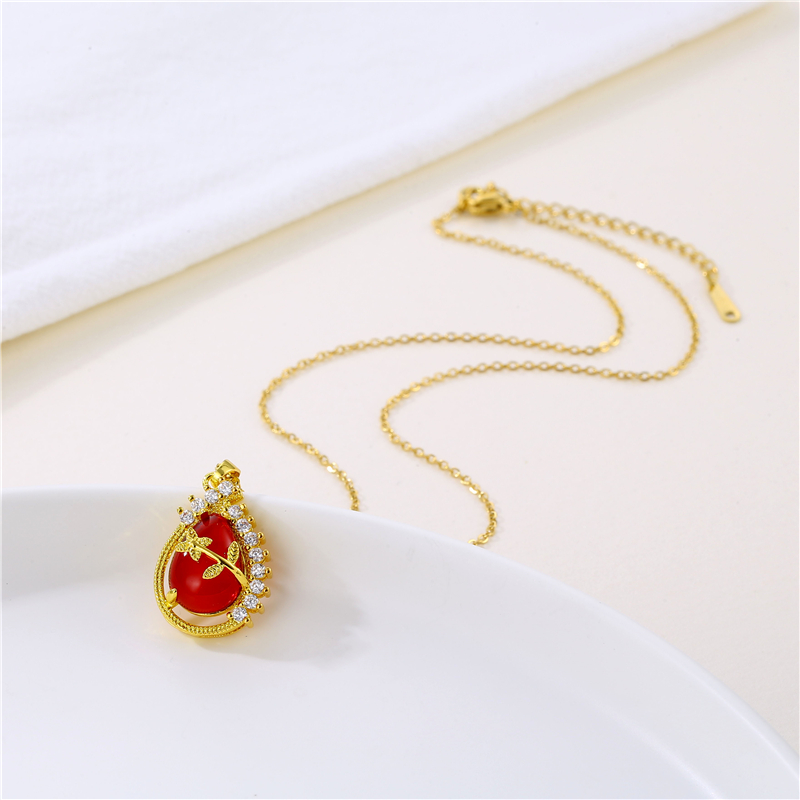 Fashion Water Droplets Heart Shape Snowflake Stainless Steel Inlay Zircon 18k Gold Plated Gold Plated Pendant Necklace display picture 20