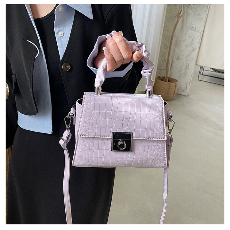 Women's All Seasons Pu Leather Solid Color Crocodile Basic Square Lock Clasp Handbag display picture 2